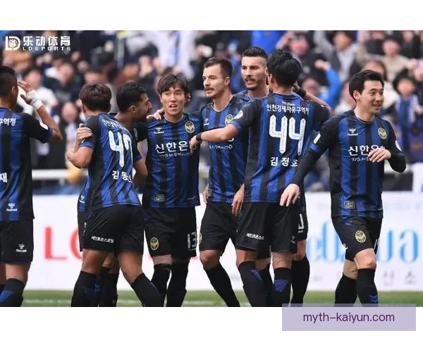 布莱克本在1995年英超联赛夺冠,历史地位与成就深入人心 布莱克本在1995年英超联赛夺冠,历史地位与成就深入人心